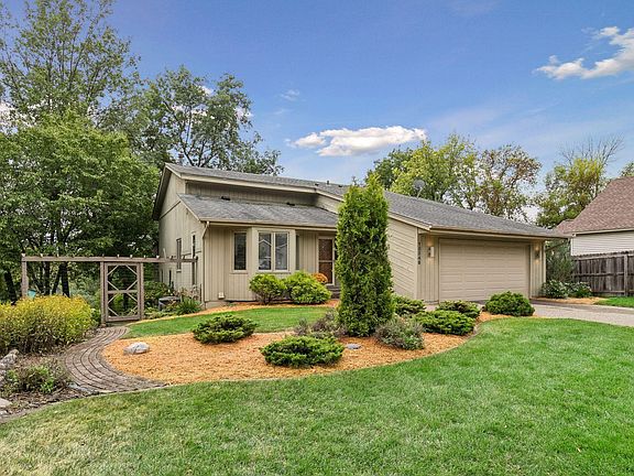 3rd image of 15549 Michele Ln