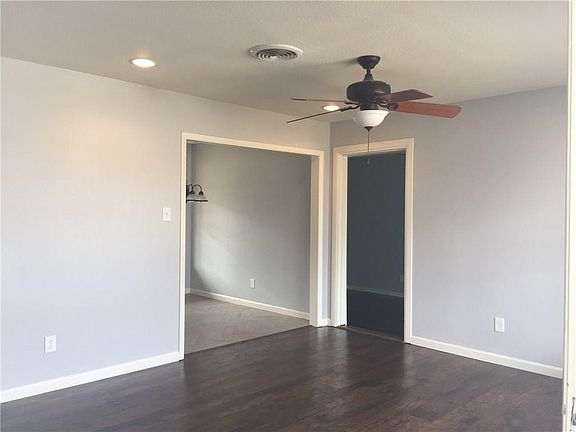 3rd image of 408 Hillcrest St