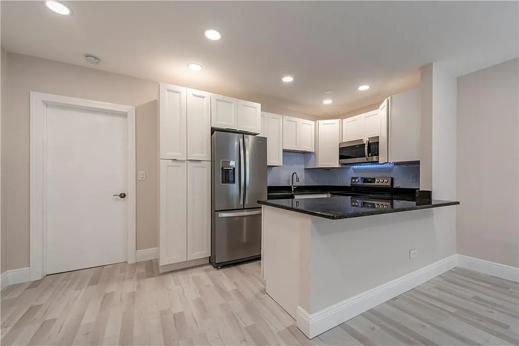 1 bed, 1.0 bath, 600 sqft, $1,995 — Photo 4