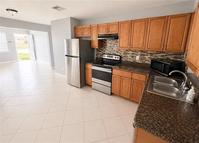 3220 Corinne Dr — Photo 6