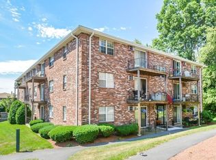 7 Karen Cir APT 16, Billerica, MA 01821