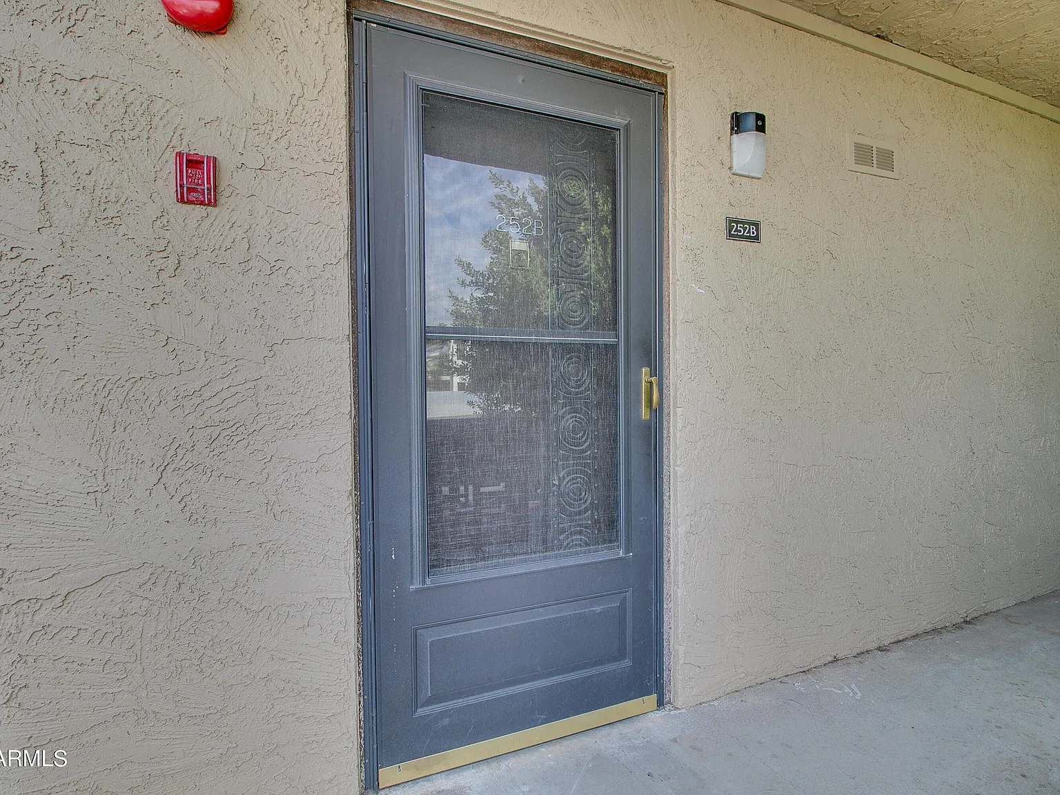 2 bed, 2.0 bath, 1140 sqft, $2,700 — Photo 2