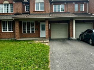 119 Deerfox Dr, Ottawa, ON K2J 4W4