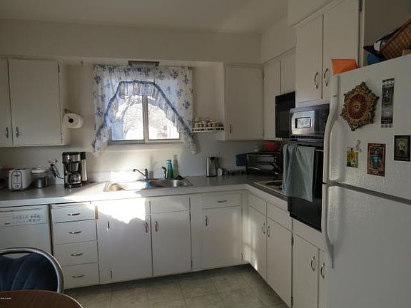 2nd image of 4712 Carol Dr