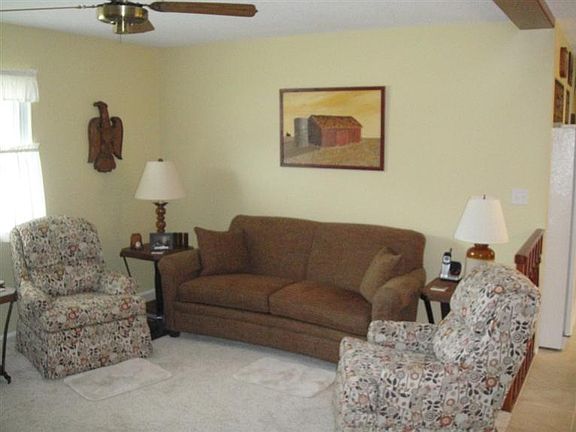 3rd image of 352 Nichols Dr