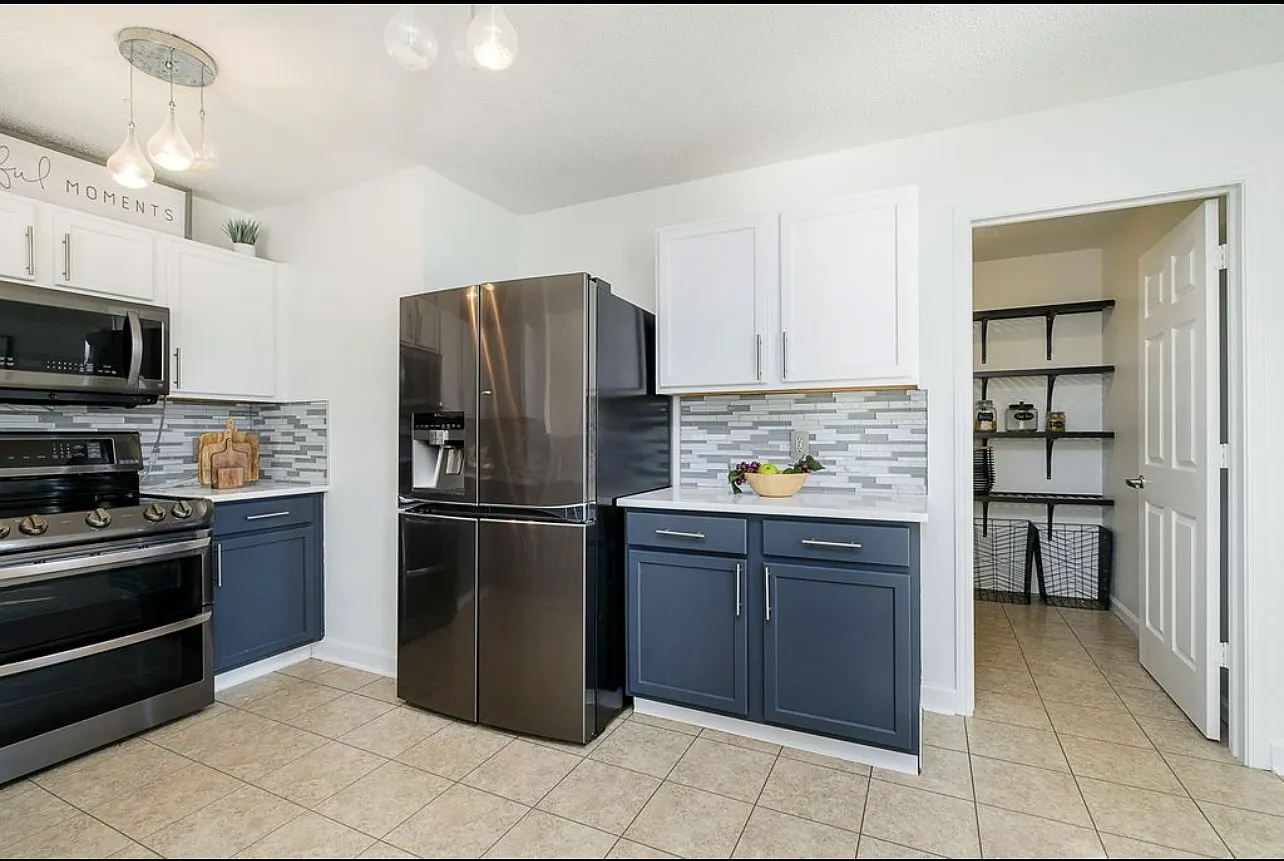 8813 Browns Valley Ln — Photo 4