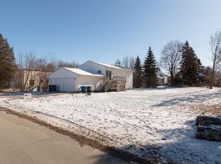677 W 3rd Ave, Oshkosh, WI 54902