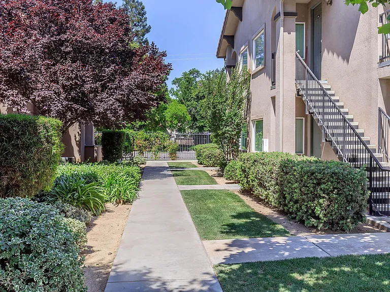 Palo Alto Place — Photo 24
