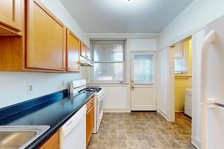 5427 S. Greenwood — Photo 14