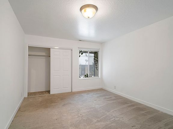 4th image of 2574 Farthingale Ln