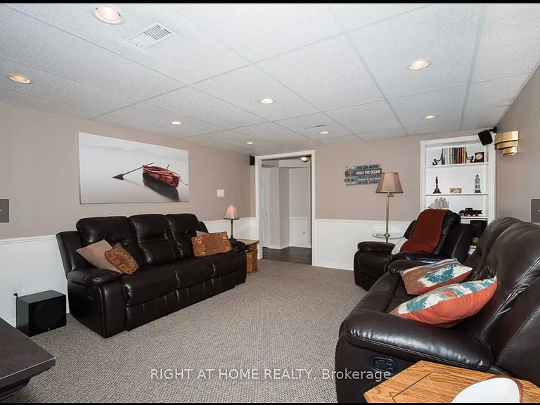 89 Monkswood Cres — Photo 7