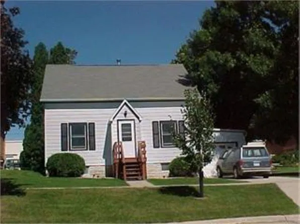 107 E Brooks St, Ossian, IA 52161