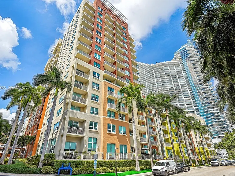 2000 N Bayshore Dr #211 — Photo 16