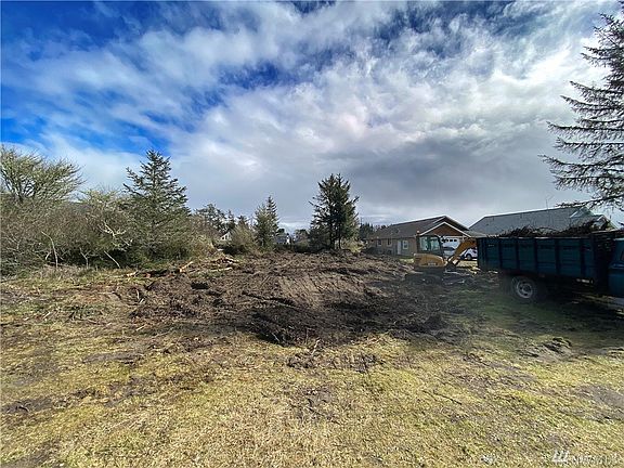 5th image of 376 Eagle Nest Ct SE