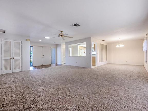 2nd image of 136 Fleur De Lis LN