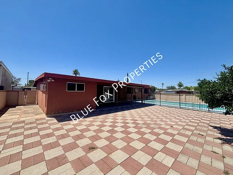 7329 E 28th Pl — Photo 2