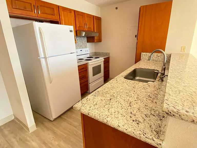 1450 Young St #1902 — Photo 3