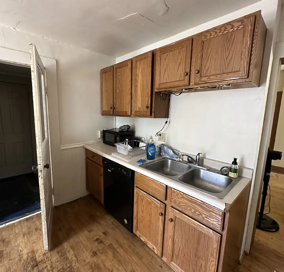 3 bed, 1.0 bath, $350 — Photo 3