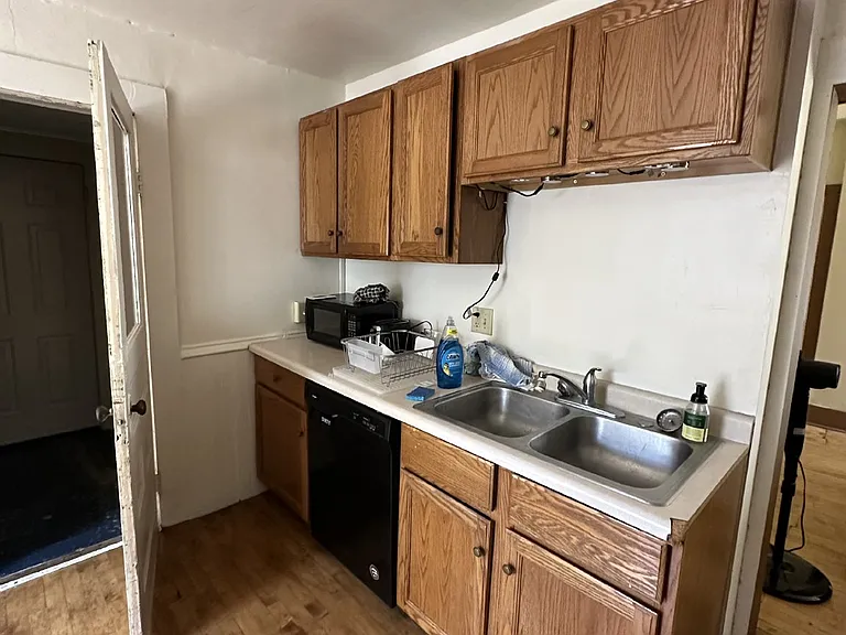 2227 3rd St — Photo 3