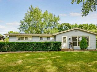 3836 Clark Rd SE, Cedar Rapids, IA 52403