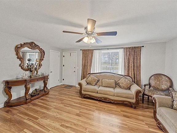 3rd image of 8123 Seward Ave