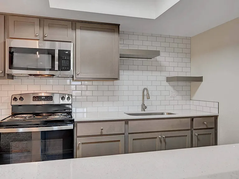 Solstice Apartment Homes — Photo 28