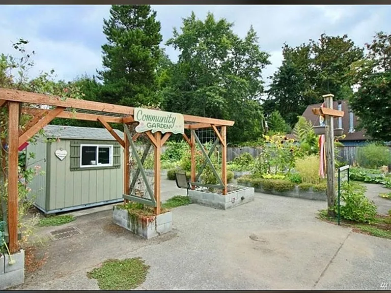 220 Israel Rd SW — Photo 27