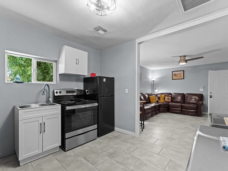 496 W Mohave St #1 — Photo 7