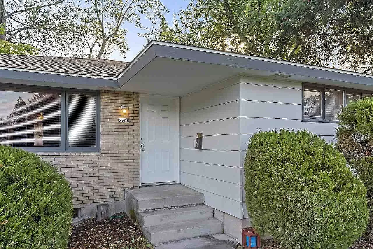 4 bed, 2162 sqft, $2,150 — Photo 2