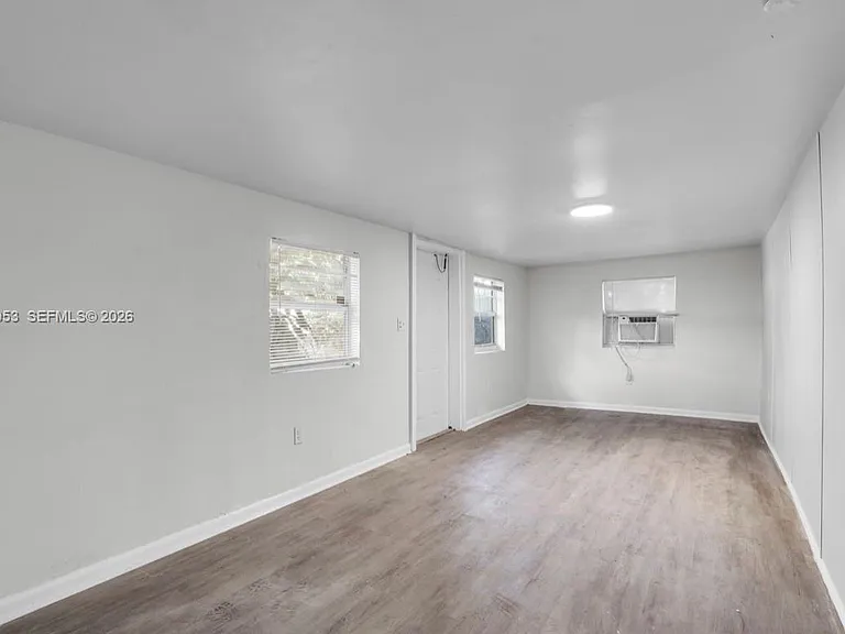 914 NW 80th St — Photo 2