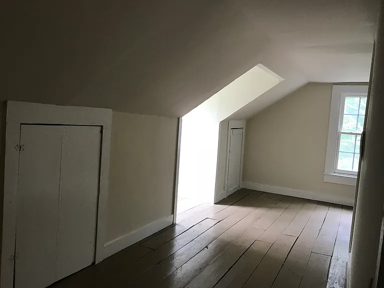 501 Hillsborough Rd — Photo 9