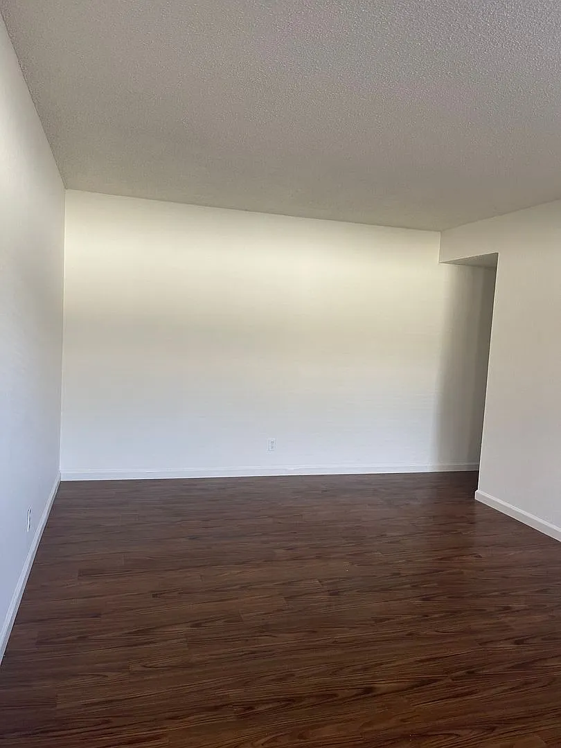 Building Photo - 579 Fir St