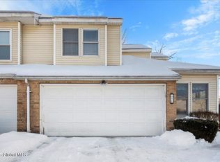 9 E Tupelo Dr, Clifton Park, NY 12065