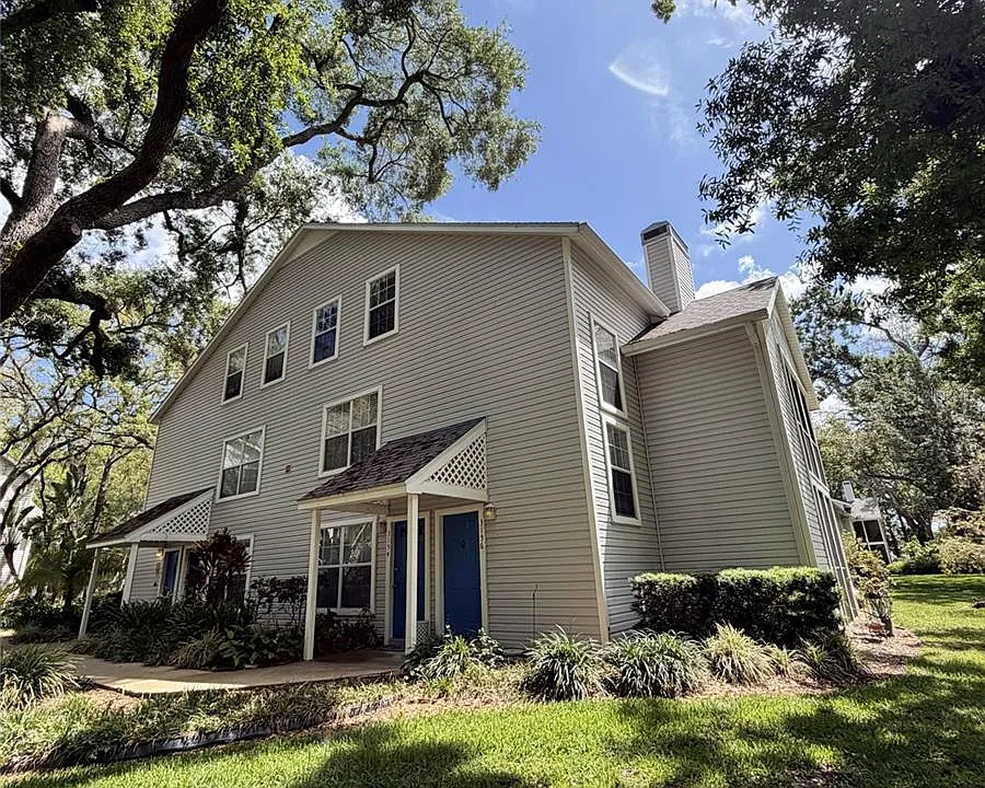 3156 Valley Oaks Dr