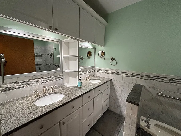 112 Franklin St #C6 — Photo 6