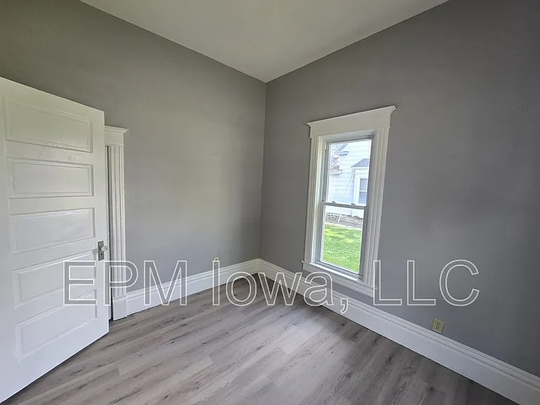 301 Leland Ave — Photo 7