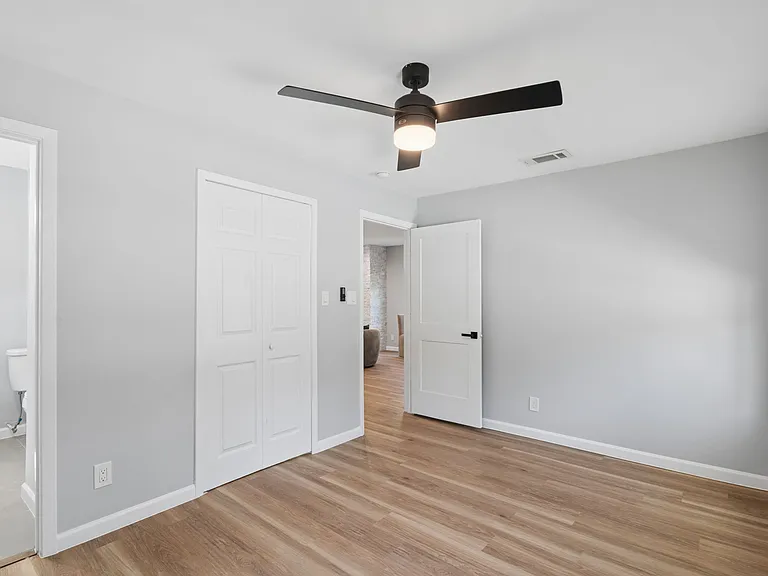 2728 Livingston Ave — Photo 26