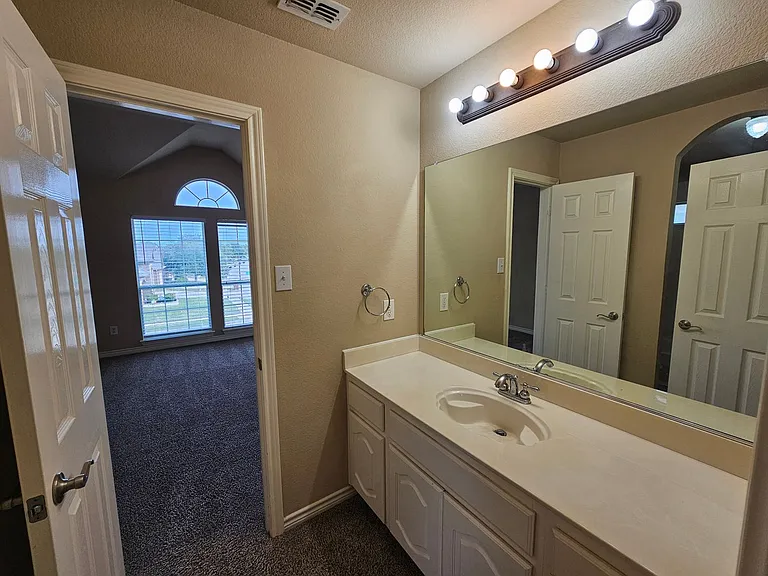 305 Cold Mountain Trl — Photo 44