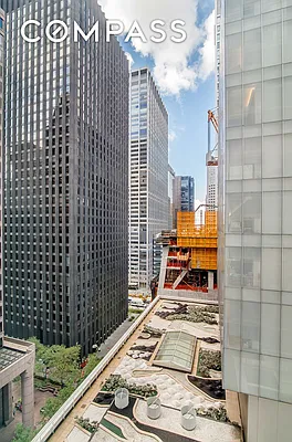 Sold by Compass | media 21