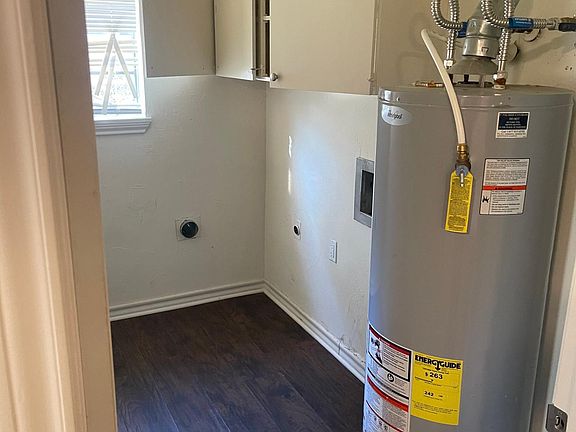 3rd image of 112 Medina Dr
