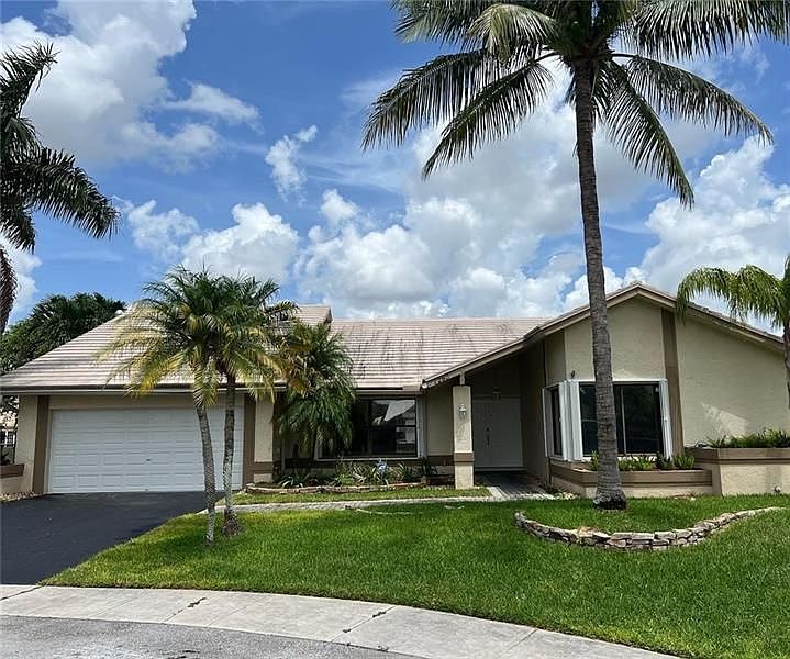 1st image of 1260 NW 101st Ave