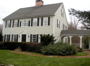 4 Barry Cir, Amherst, MA 01002