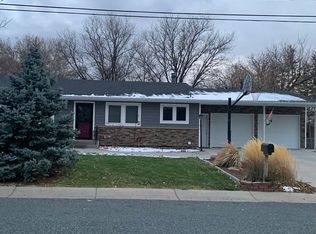 412 E 38th St, Scottsbluff, NE 69361