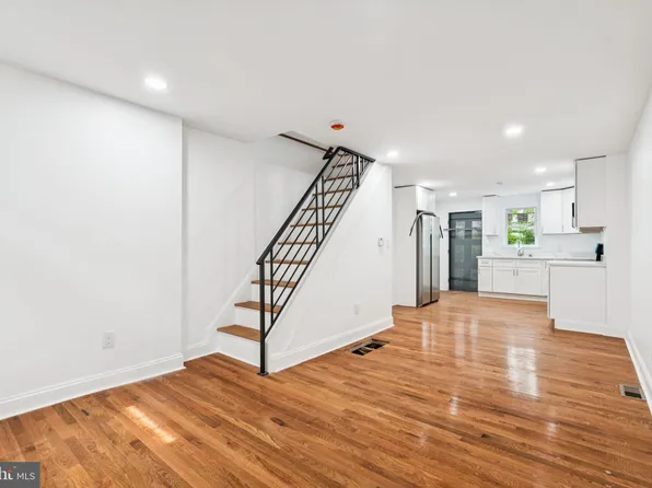 4450 Elizabeth St, Philadelphia, PA 19124