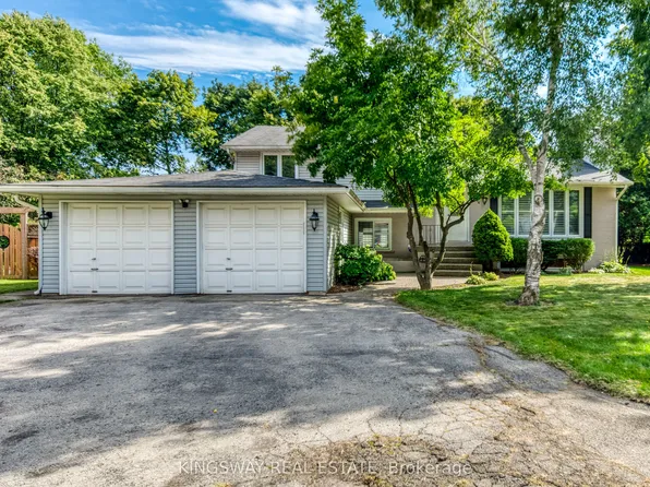 2096 Salvator Blvd, Oakville, ON L6L 1N1