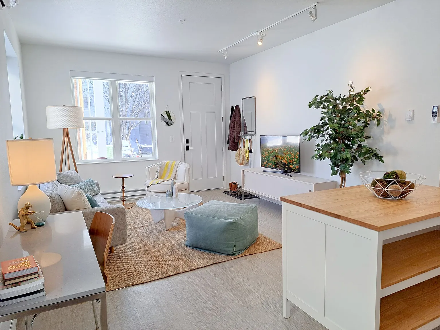The Grove Apartments — Photo 4