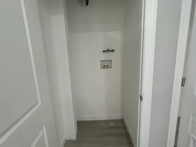 98 12th Ave #304 — Photo 8
