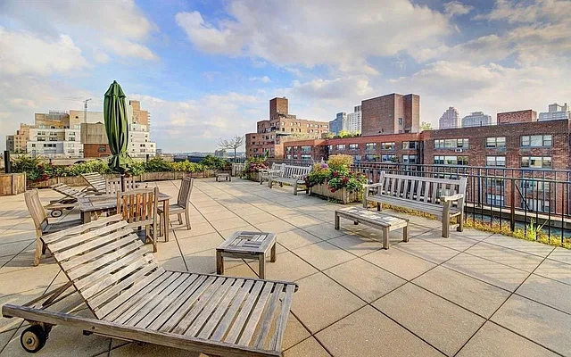 Sold by Compass | media 8