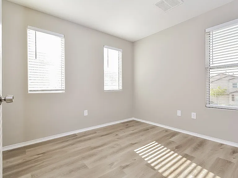 10348 Faustine Ave — Photo 13