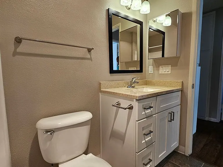 Del Mar Apartment Homes — Photo 39